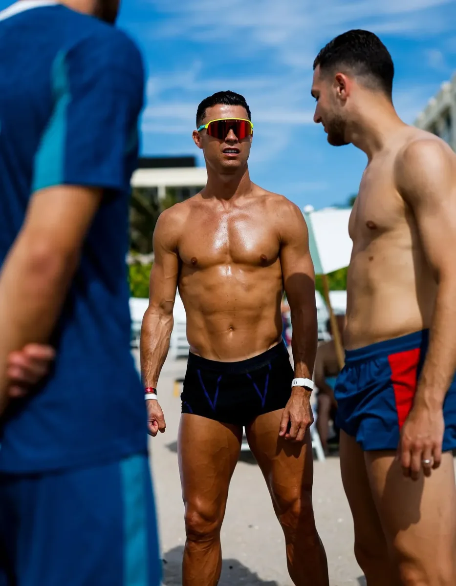 Fit bədəni diqqət çəkdi