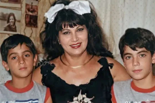 Zeynəb Xanlarova övladları ilə...