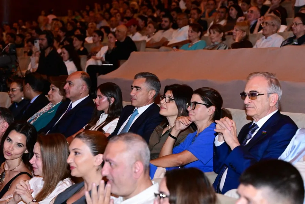 “Bizim Maqsud müəllim” tamaşası nümayiş olundu