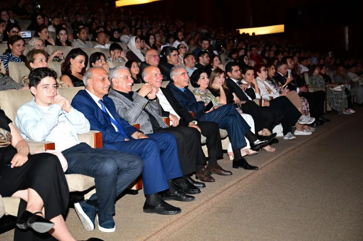 “Bizim Maqsud müəllim” tamaşası nümayiş olundu