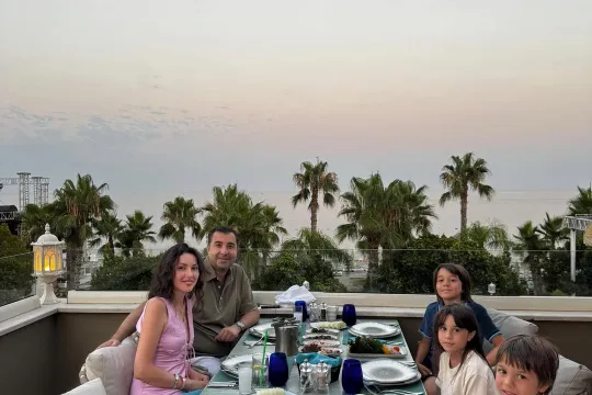 Safura həyat yoldaşını təbrik etdi