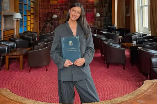 İrina Şeyk “Oxford”da!