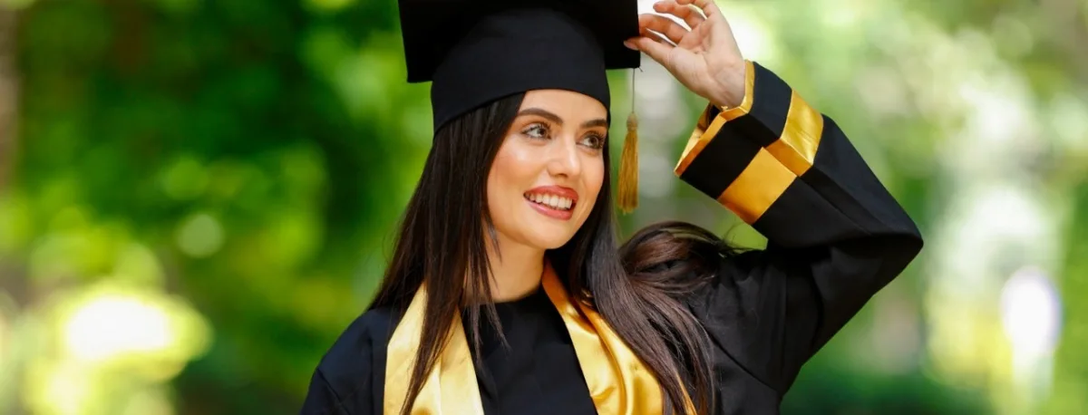 Zarina məzun oldu