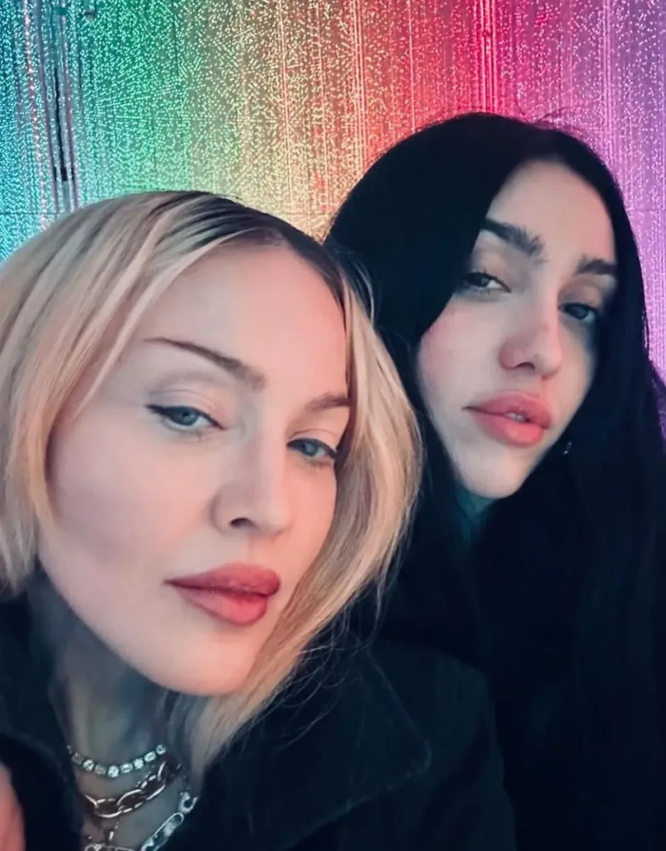 Madonna qızı ilə barışdı