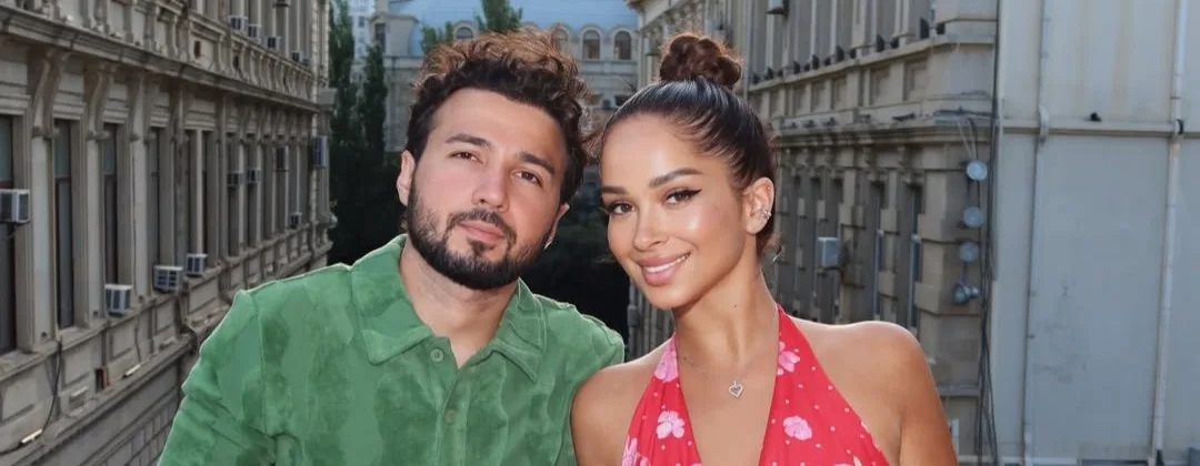  Azərbaycanlı iş adamı model xanımı ilə Bakıya gəldi