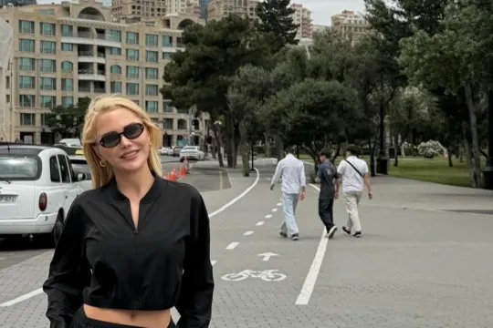 Ece Erkenin Bakı paylaşımları