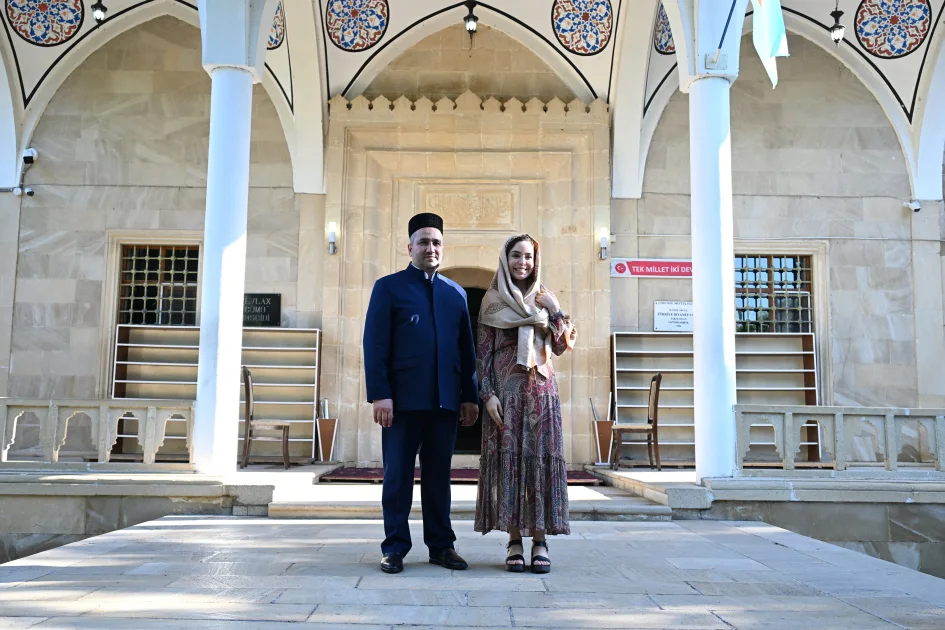 Leyla Əliyeva Yevlaxda Cümə məscidində - Fotolar