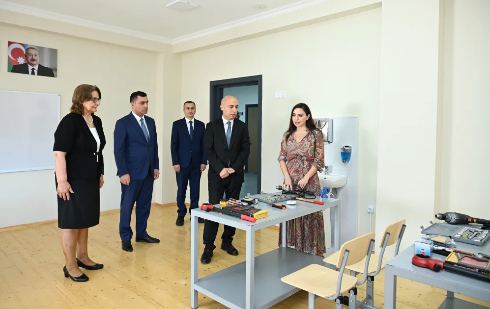 Leyla Əliyeva Yevlaxda Cümə məscidində - Fotolar