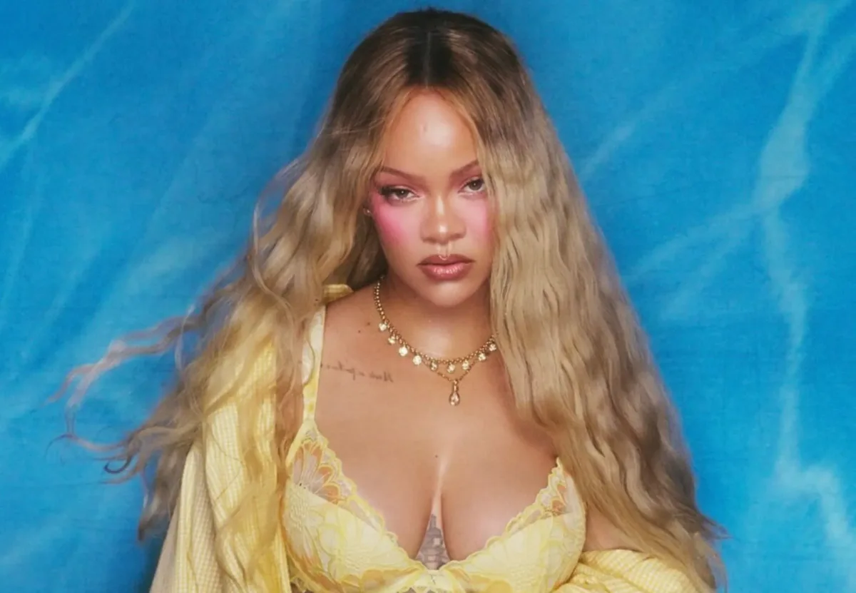 Rihanna reklam çəkilişində