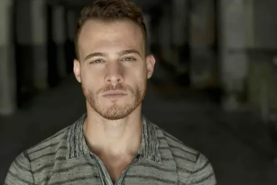 Kerem Bürsinəm dedi, pulunu ələ keçirdi