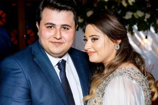 Almaxanım əkizlərinə ad günü etdi