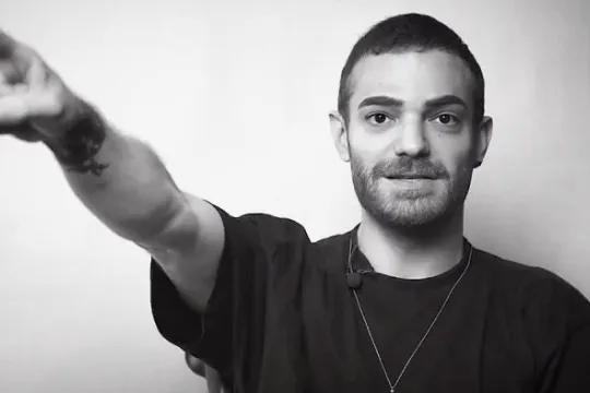 “Azərbaycana gələ bilmirəm” - Elnur AZAL-dan şikayətləndi