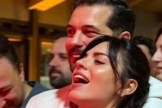 Çağatay və sevgilisinin toy fotosu