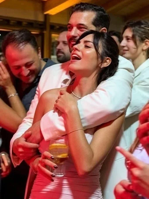 Çağatay və sevgilisinin toy fotosu