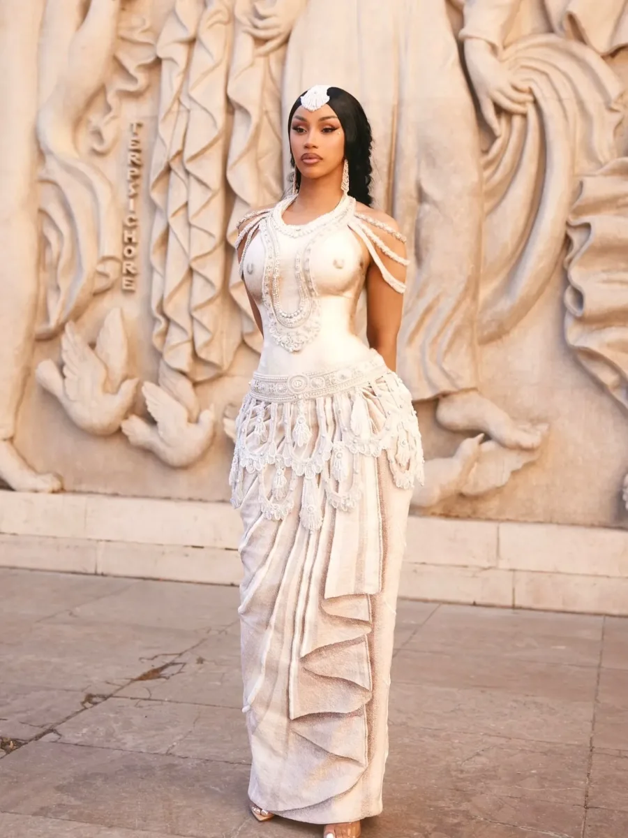 Kardi Bi Paris Moda Həftəsində