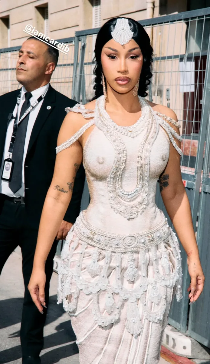 Kardi Bi Paris Moda Həftəsində