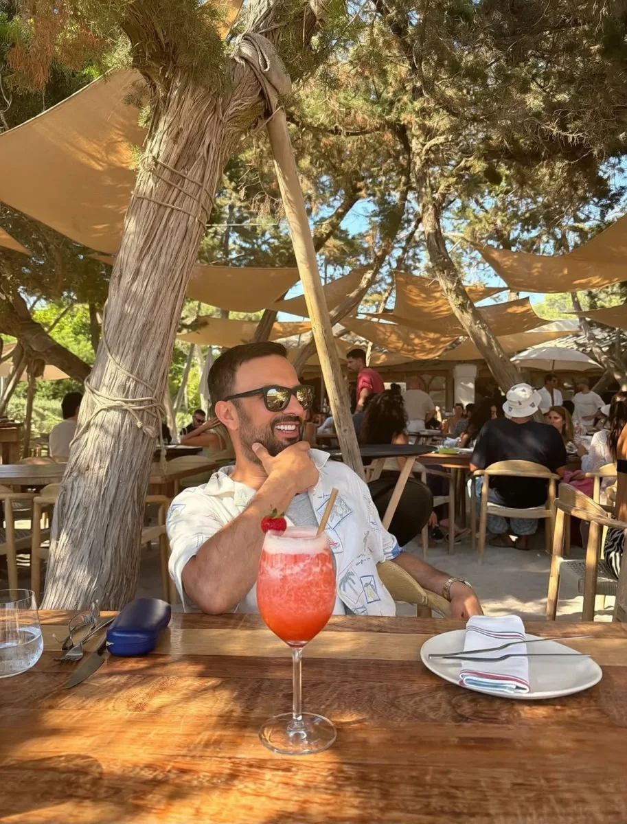 Tarkanın İbiza pozaları