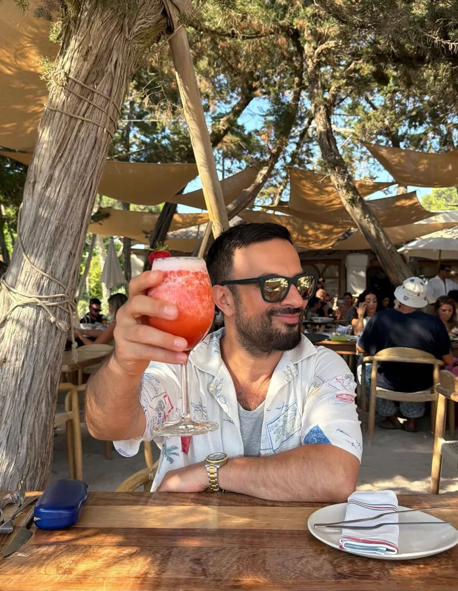 Tarkanın İbiza pozaları