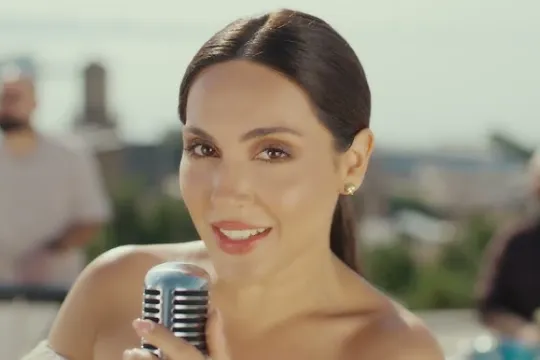 Aiseldən italyanlara musiqi şou!