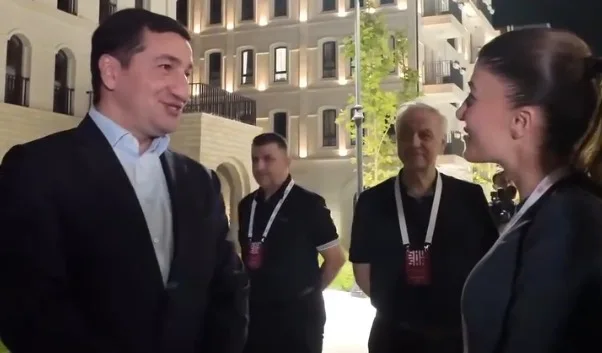 Aynurla Hikmət Hacıyevin səmimi söhbəti