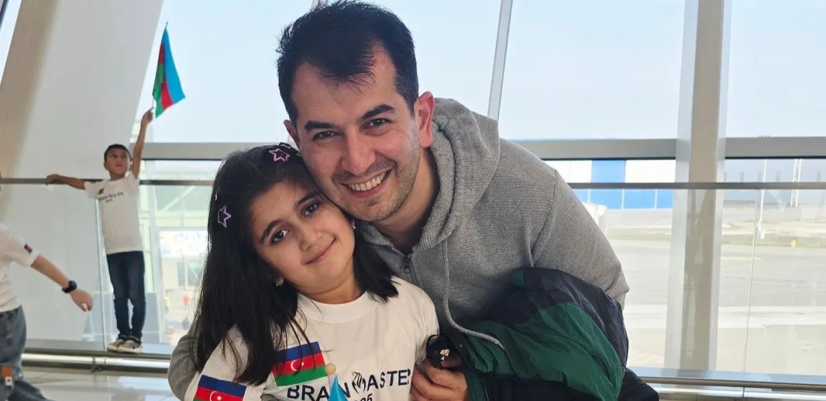 “Düz 9 ildir ki, ömrümüzü bəzəyirsən”