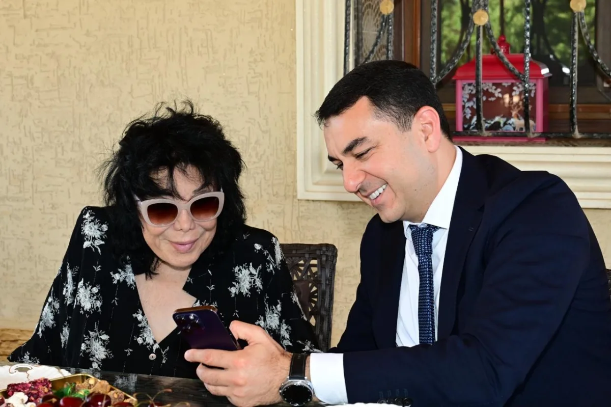 Nazir Flora Kərimovanı evində ziyarət etdi