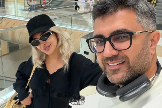 Yeni doğulan qızı ilə tətilə getdi