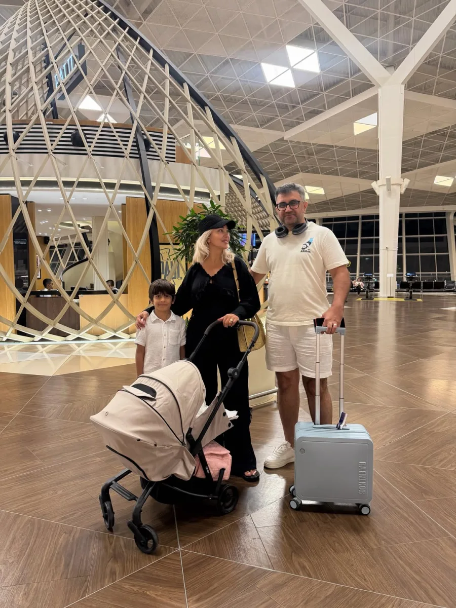 Yeni doğulan qızı ilə tətilə getdi