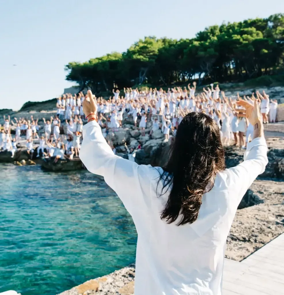 Onun da gizli adası şübhə yaratdı!
