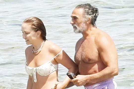 “Sümbül ağa” xanımı ilə tətildə