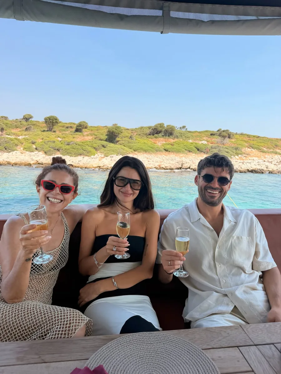 Nəsrin anası və həyat yoldaşı ilə…