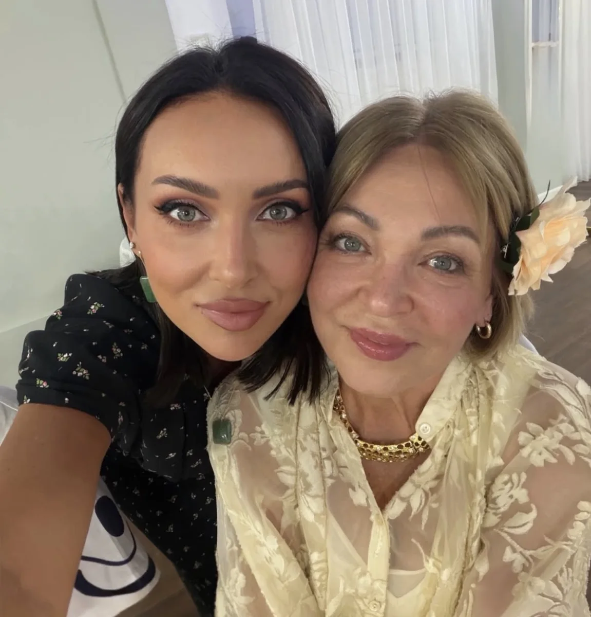 Alsu anası ilə - Foto