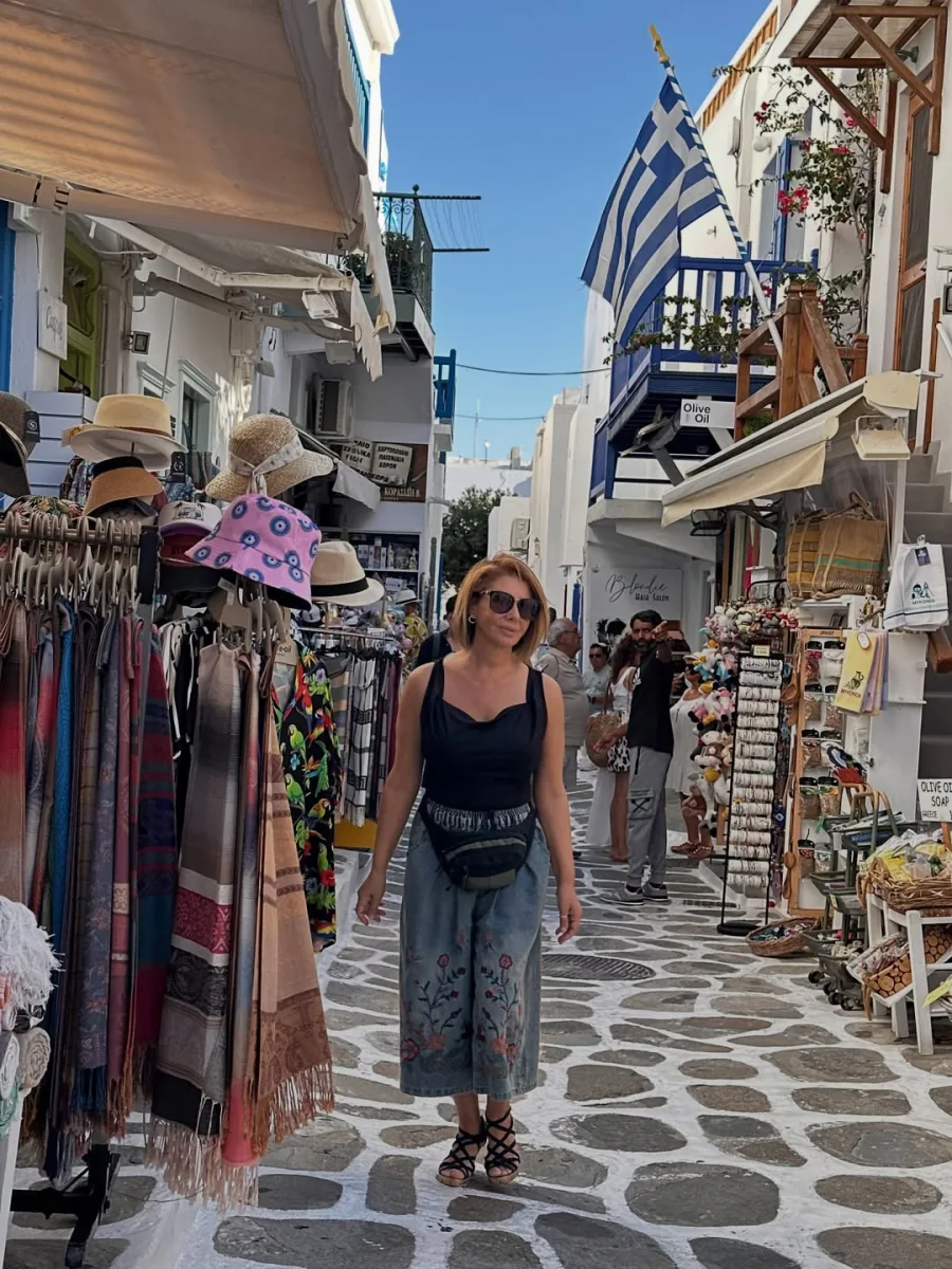 Bu dəfə Mikonosa getdilər
