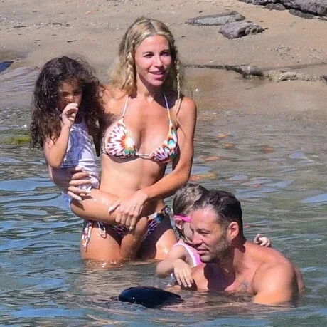 “Survivor”un Atakanı ailəsi ilə istirahətdə