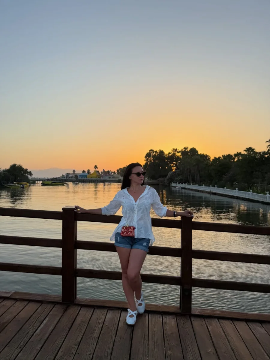 Könül qızı ilə tətilə getdi