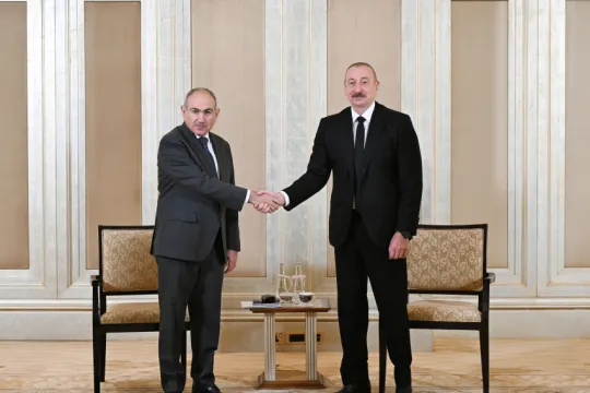 Tarixi görüşün ildönümündə İlham Əliyevə zəng etdi