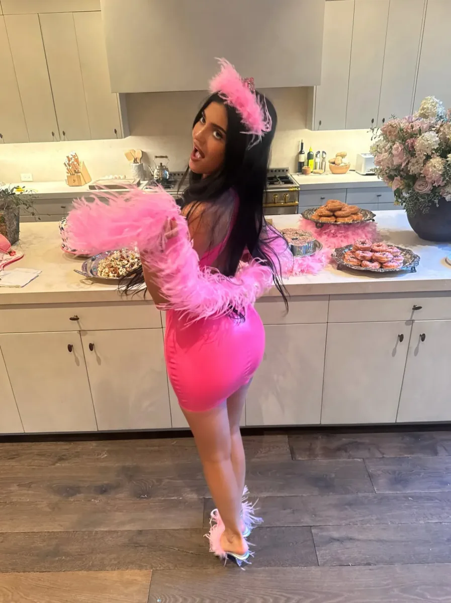 Kaylidən “pink party”