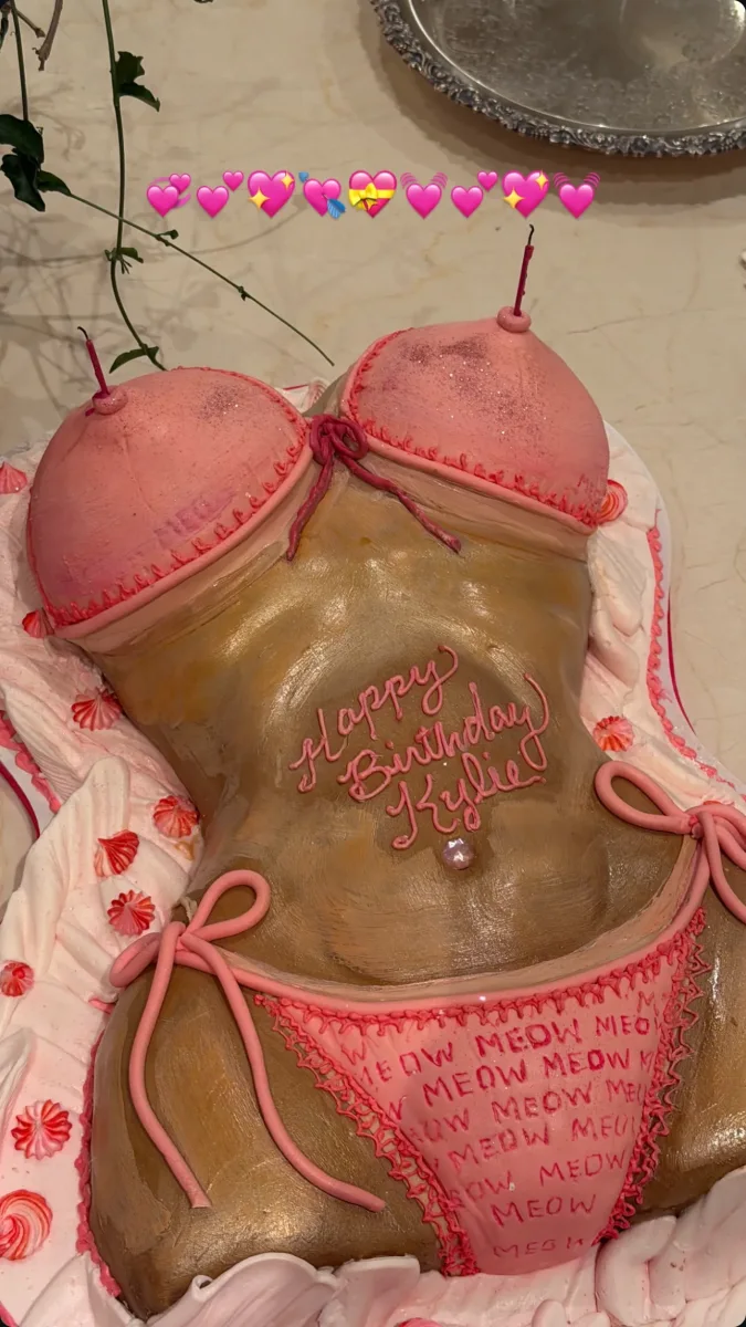 Kaylidən “pink party”