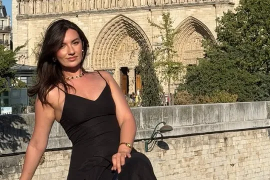 “Esmeralda yuvasını tapdı...”