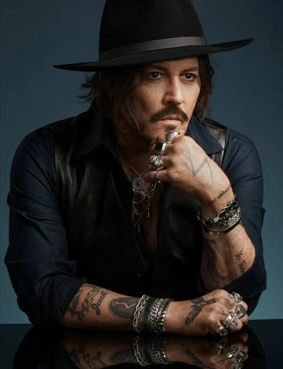 Conni Depp “Dior” reklamında