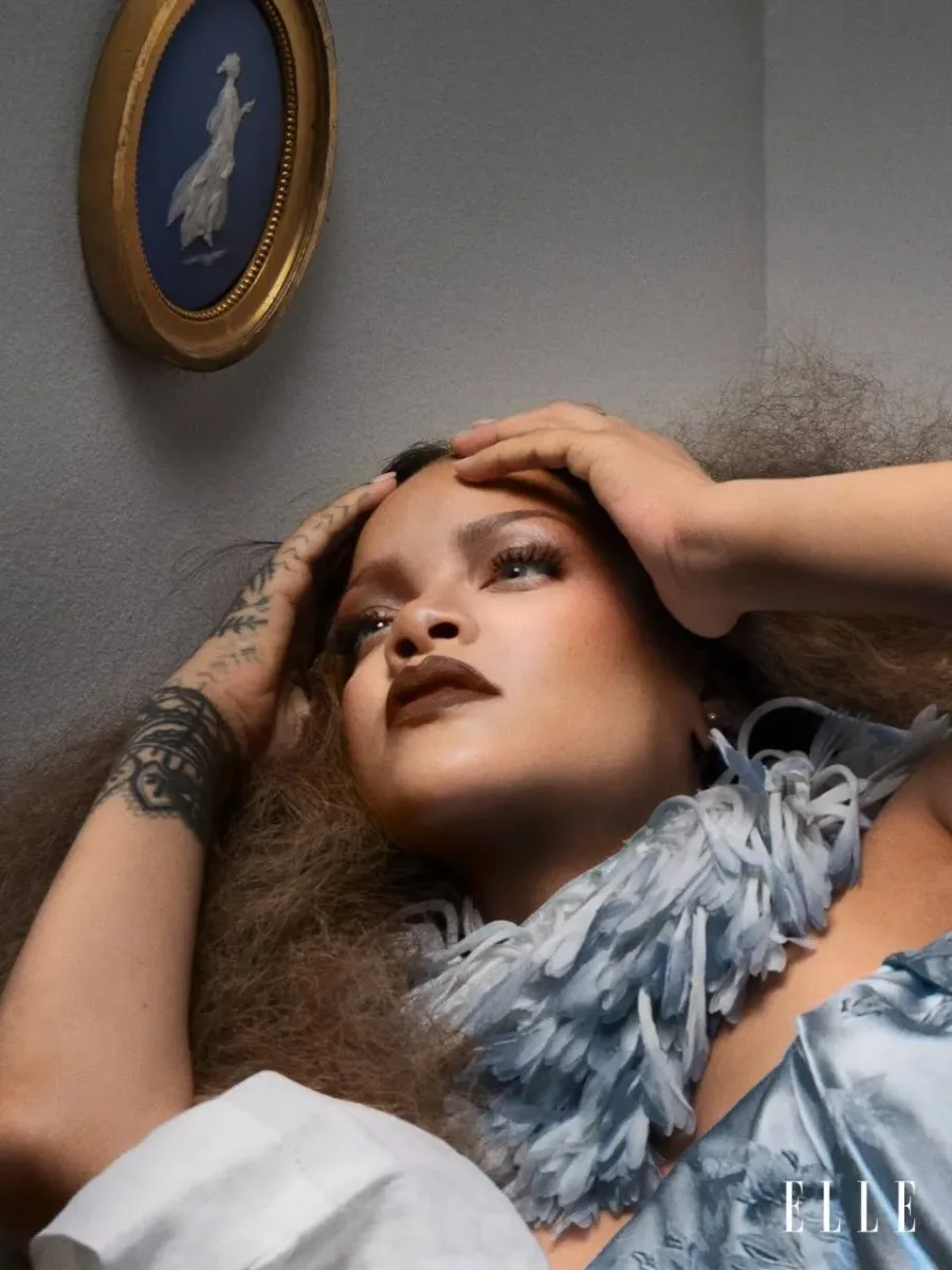 Rihannanın yeni fotosessiyası
