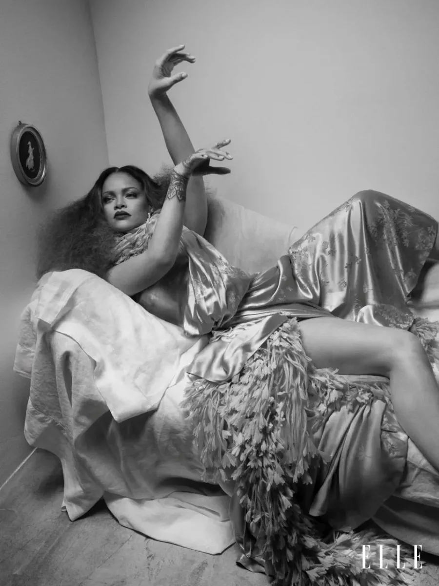 Rihannanın yeni fotosessiyası