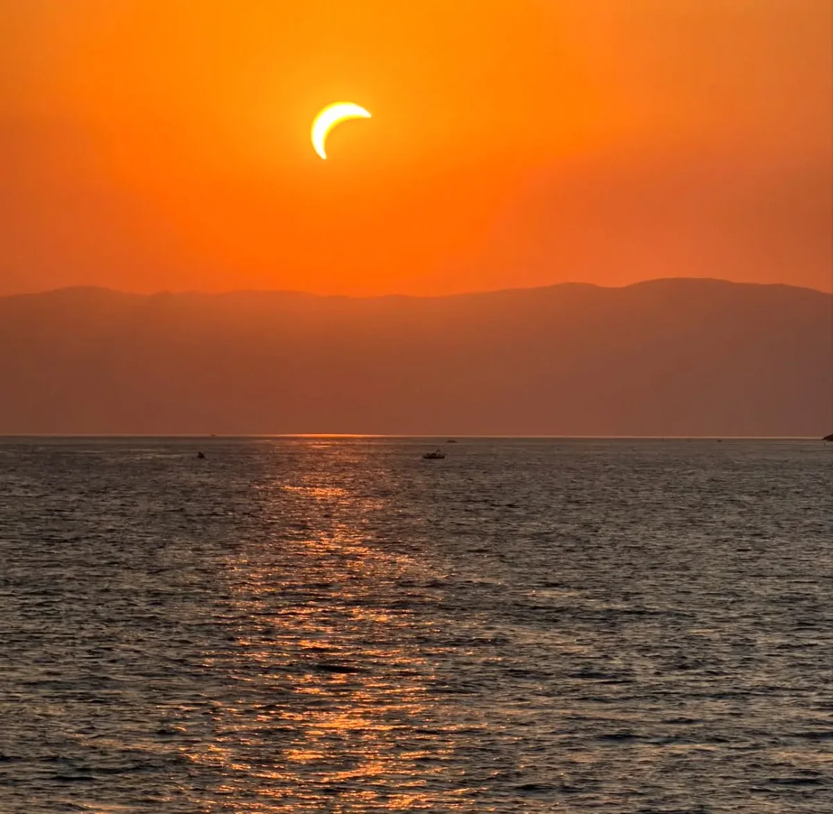 Birlikdə gün tutulmasını izlədilər