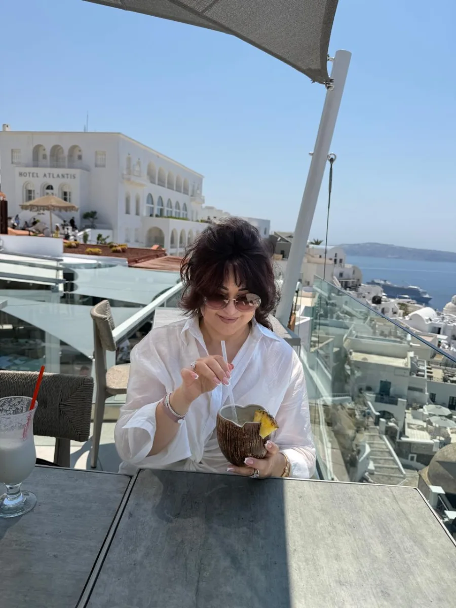 Ceyran Rəhimova Yunanıstanda dincəlir