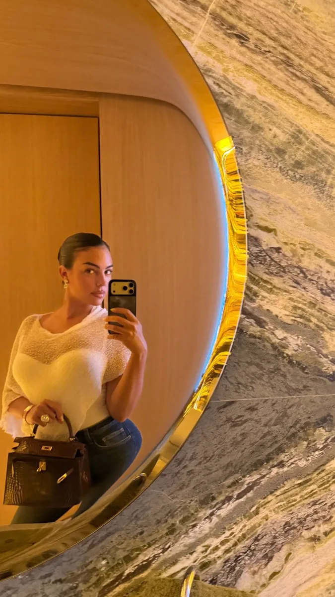 Toydan sonra ilk fotosunu paylaşdı