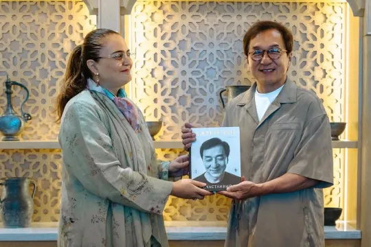 Ceki Çan bir sıra nümayəndə ilə görüşdü