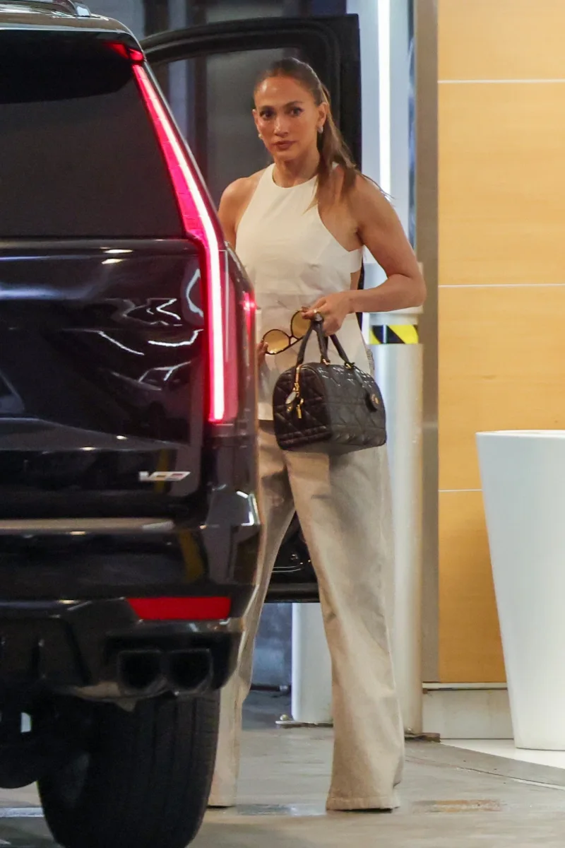 Keçmiş cütlük eyni məkanda