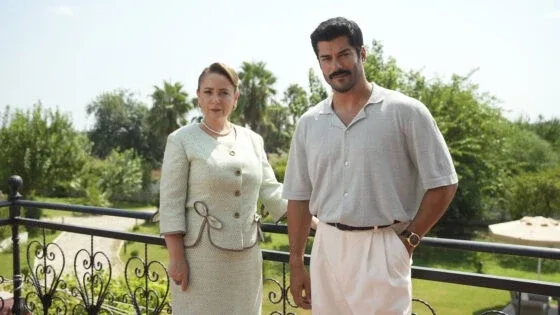 8 yaş fərqlə ana-oğul…