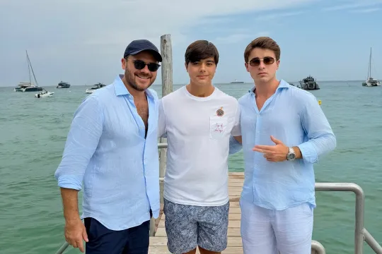 Emin Ağalarov əkizləri ilə!