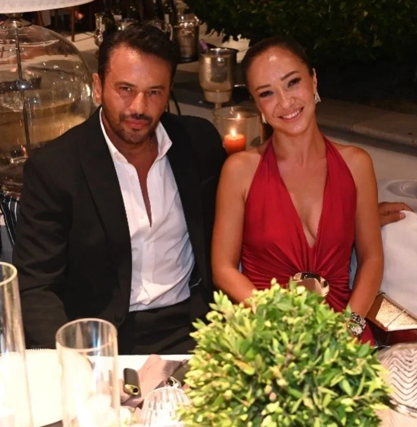 Emre Altuğ gizlətdiyi sevgilisini göstərdi